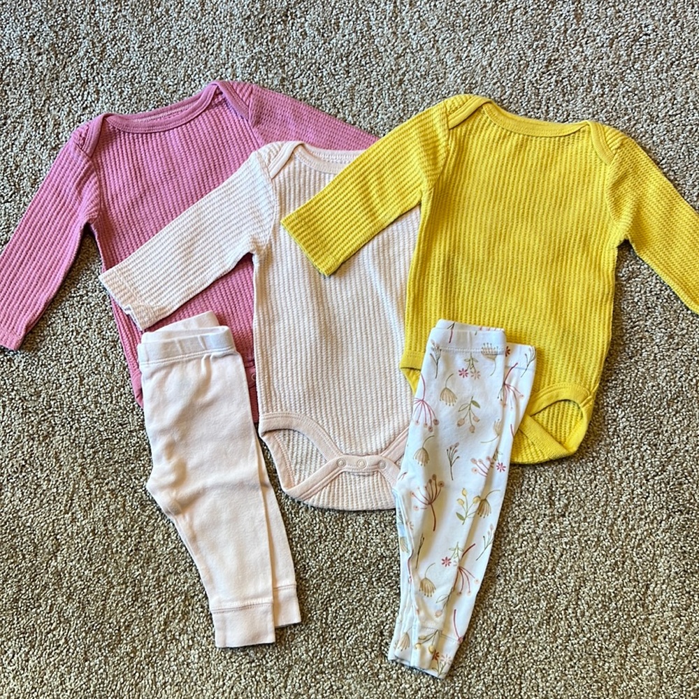 Bundle of 3 Long Sleeve Onesies and 2 Pants